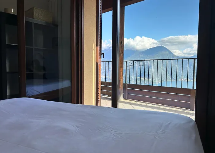 Lily Apartment, Stunning View Apartmán Morbio